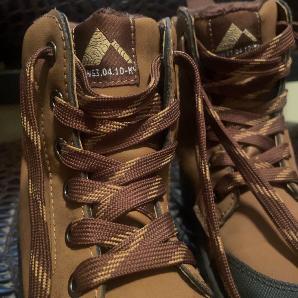 H&M kids waterproof lined boots hiking boots fall boots size 13